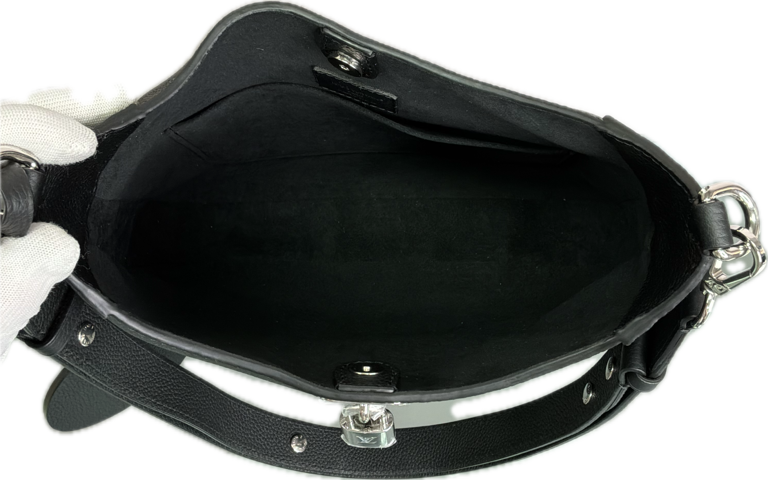 Louis Vuitton All Around MM Black Mahina Leather Crossbody Bag - Image 4